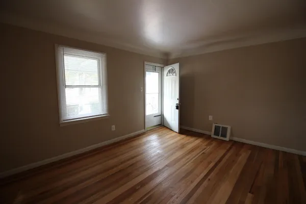 $133,000 | 573 Leblanc Street, Lincoln Park, MI 48146