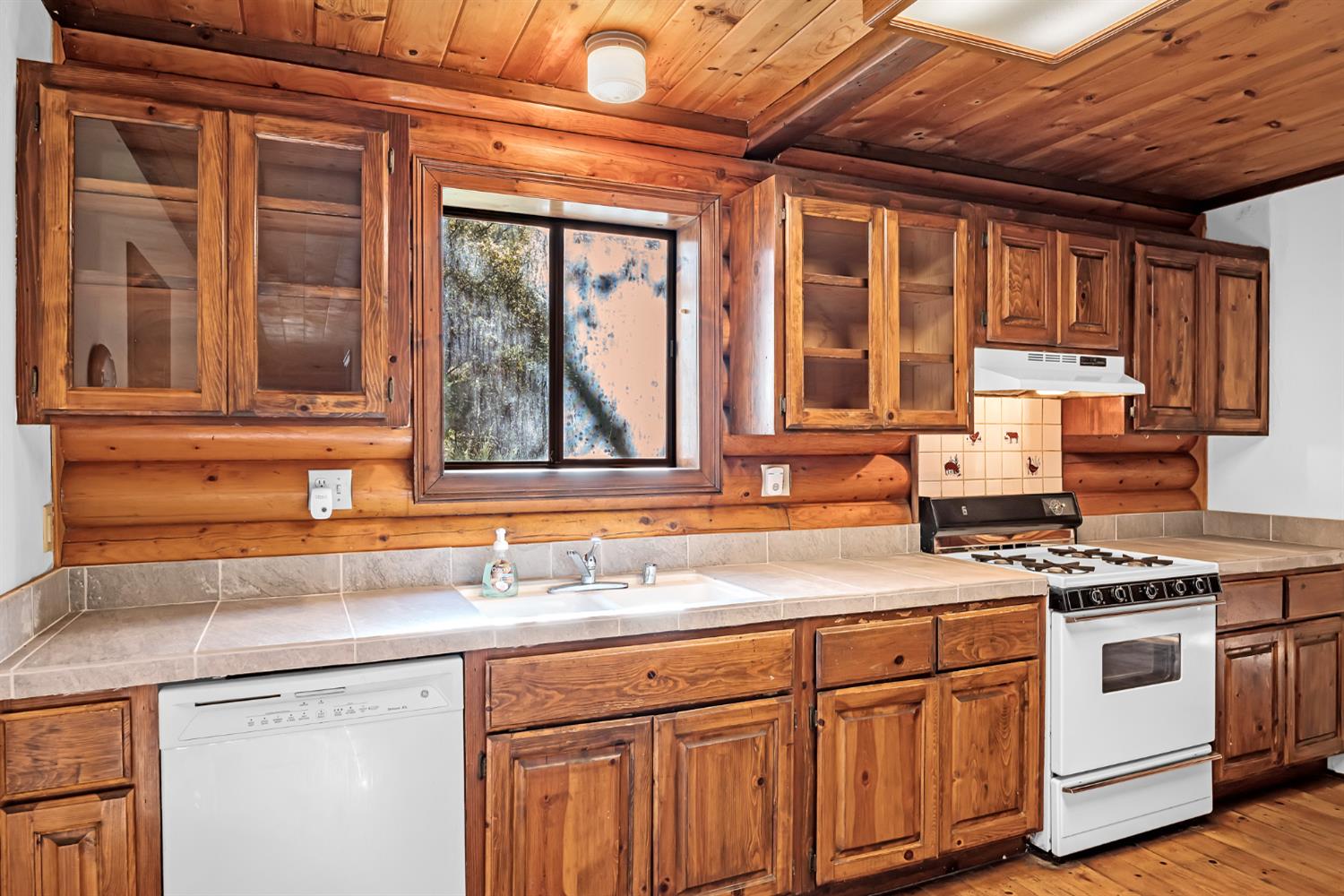 6187 Outingdale Road Somerset, CA 95684 - Photo 12 of 35