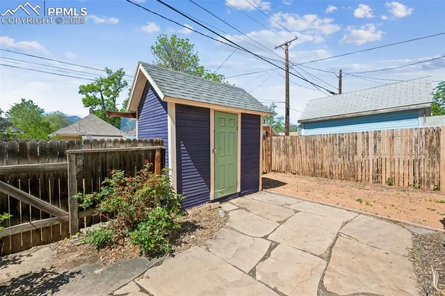 a front view of house with yard