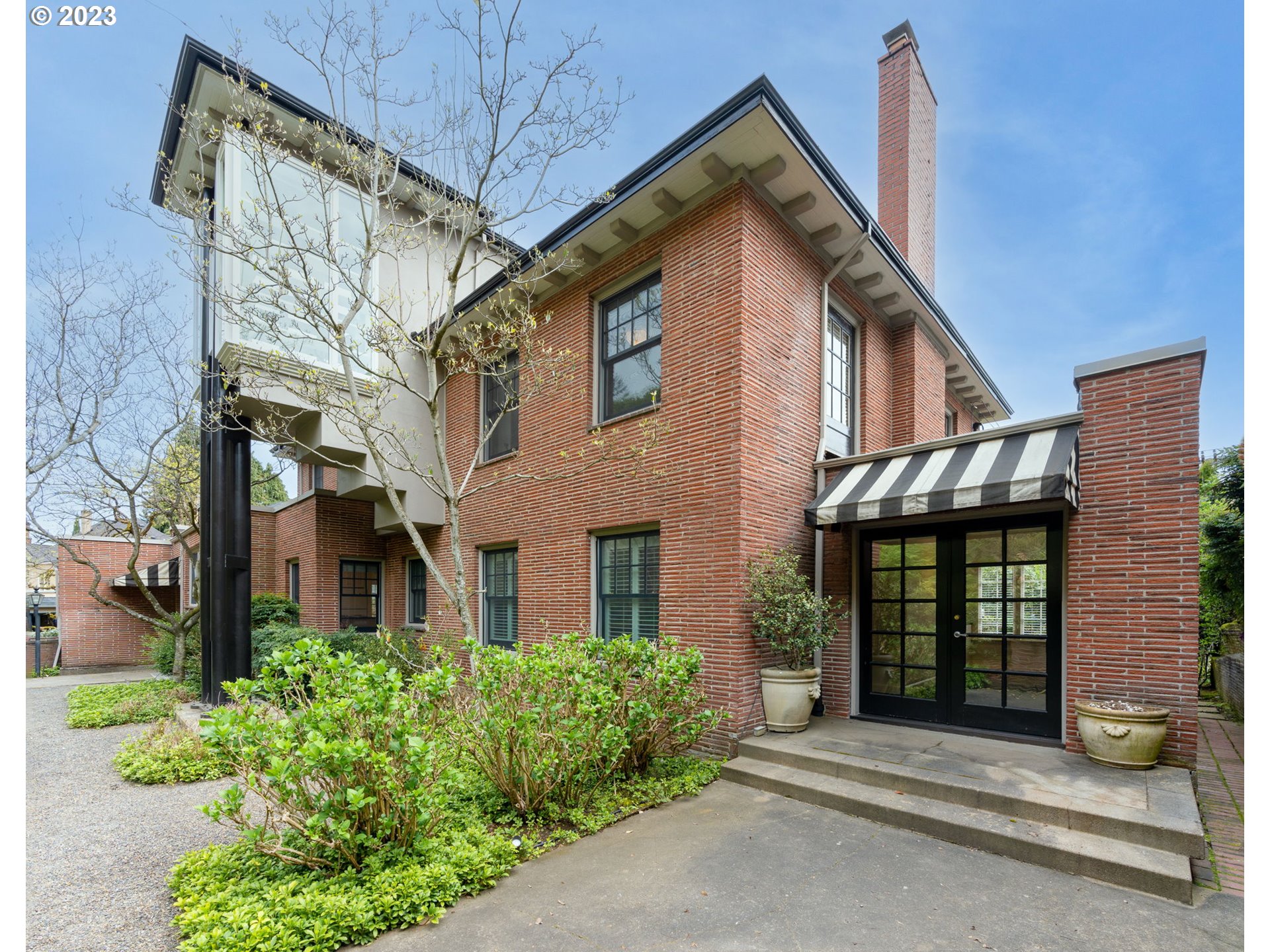 2861 Northwest Cumberland Road Portland, OR 97210 - Photo 1 of 45 Gallery Image 1