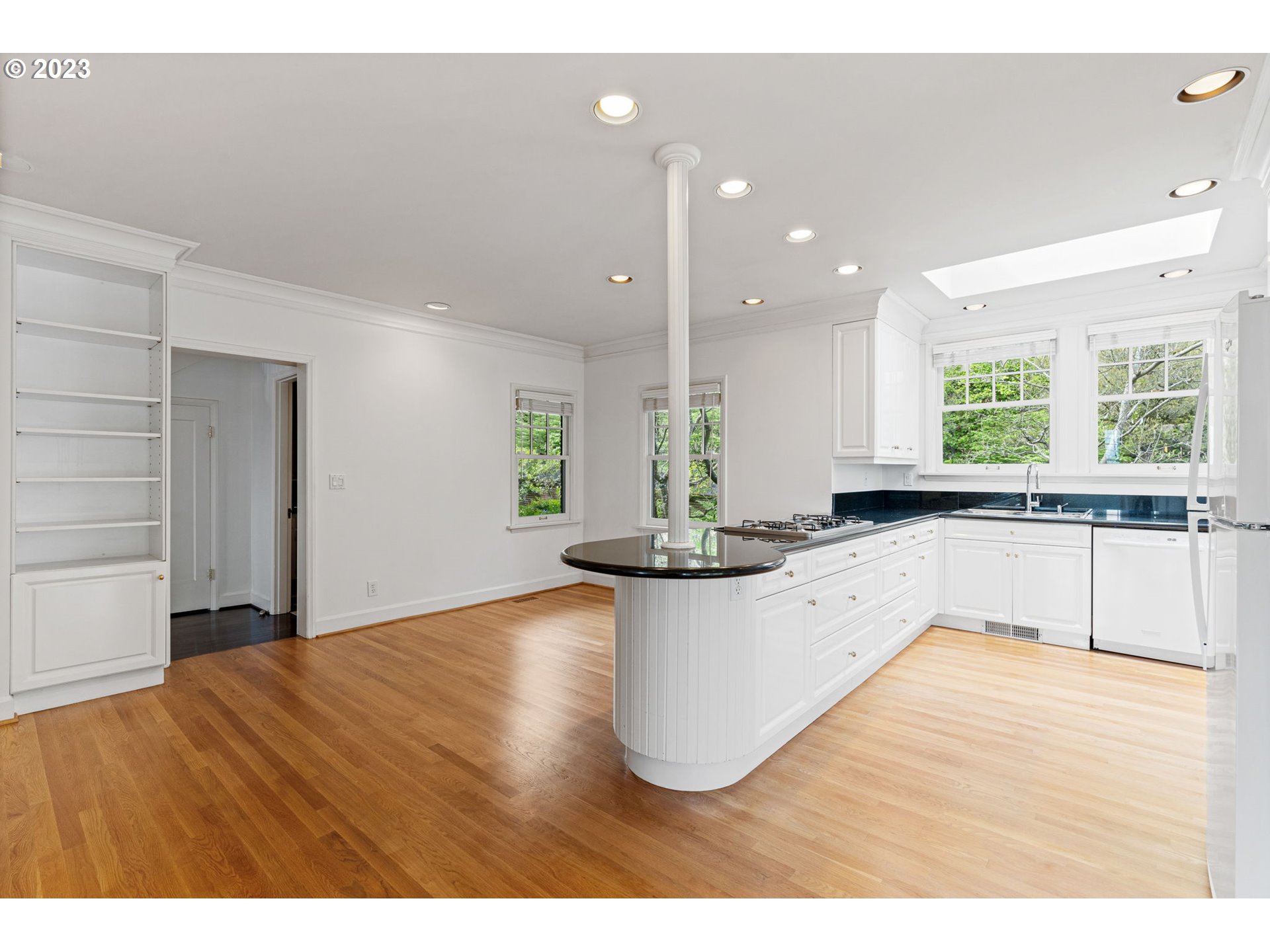 2861 Northwest Cumberland Road Portland, OR 97210 - Photo 16 of 45 Gallery Image 16