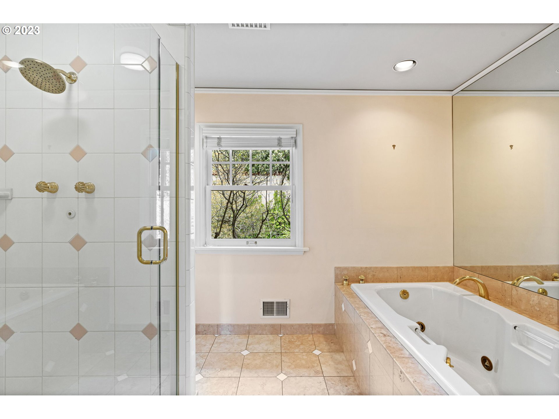2861 Northwest Cumberland Road Portland, OR 97210 - Photo 23 of 45 Gallery Image 23