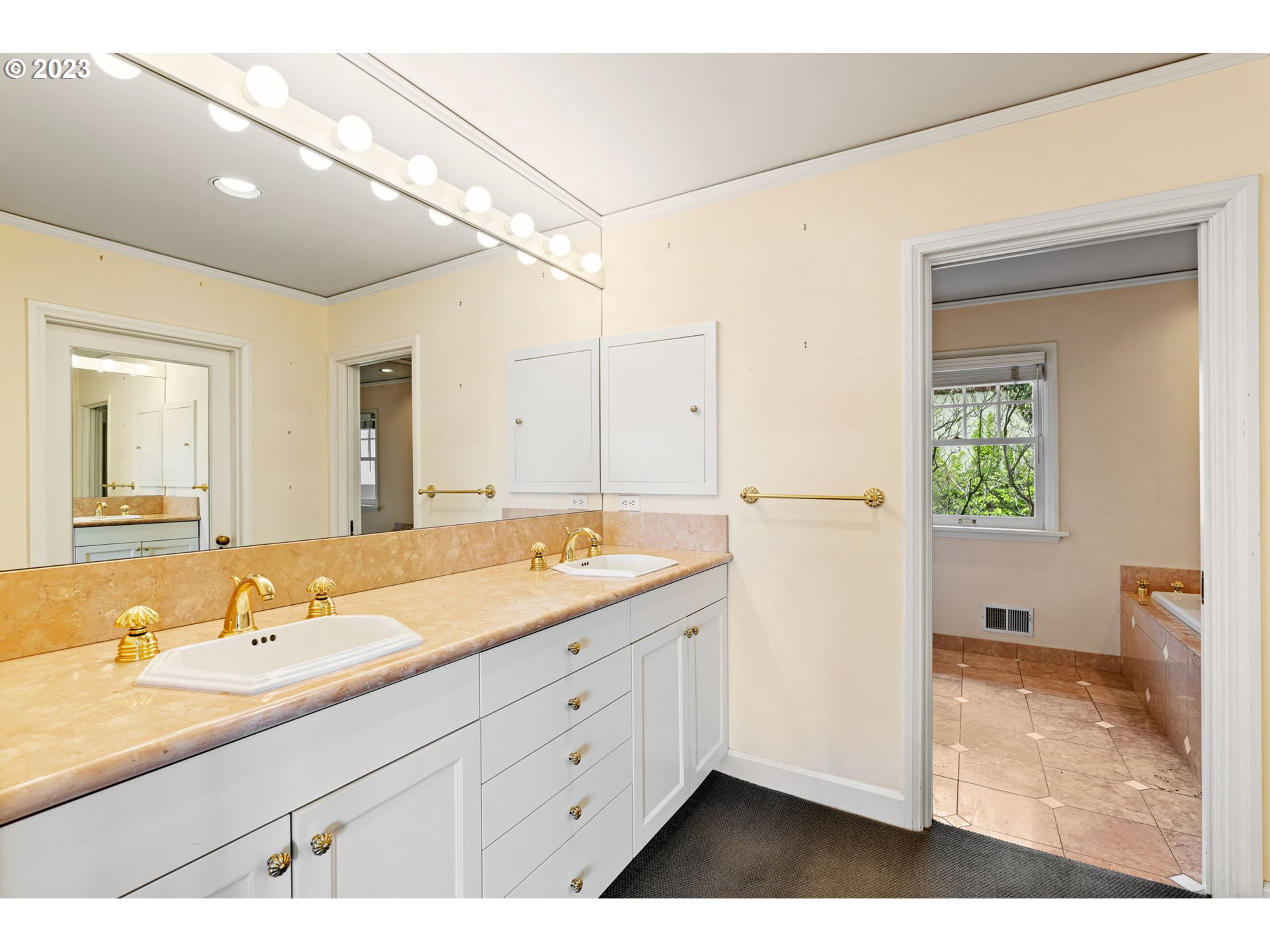 2861 Northwest Cumberland Road Portland, OR 97210 - Photo 24 of 45 Gallery Image 24
