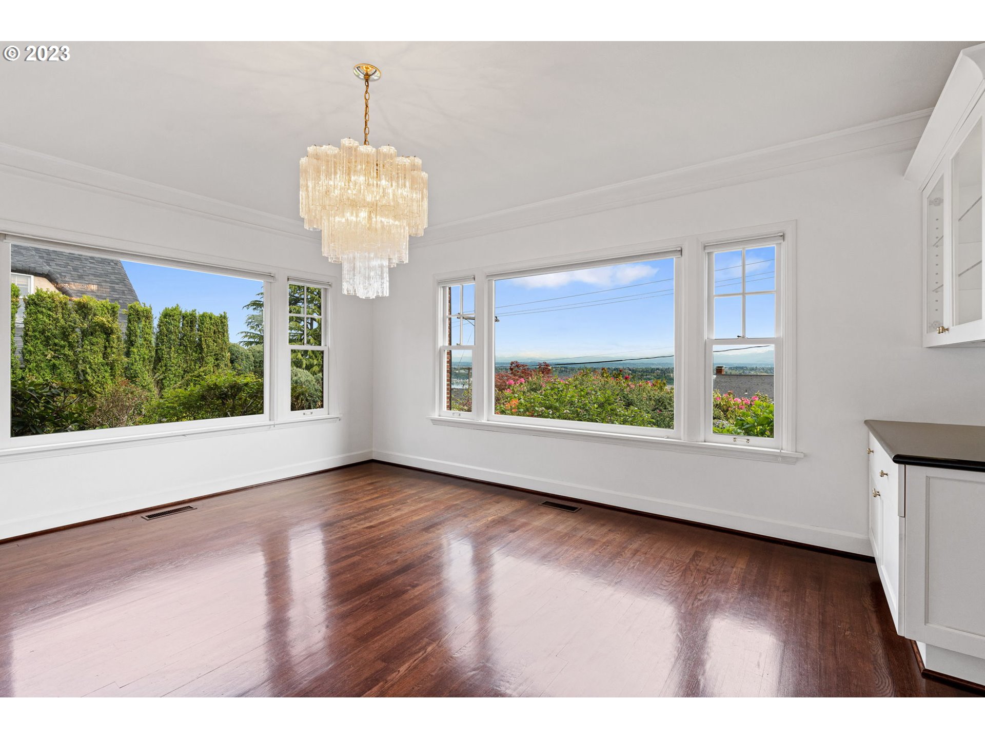 2861 Northwest Cumberland Road Portland, OR 97210 - Photo 9 of 45 Gallery Image 9