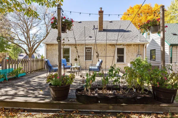 $2,300 | 3401 Buchanan Street Northeast, Minneapolis, MN 55418