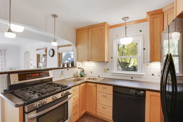 $2,300 | 3401 Buchanan Street Northeast, Minneapolis, MN 55418