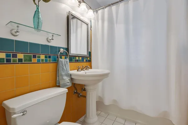 $2,300 | 3401 Buchanan Street Northeast, Minneapolis, MN 55418