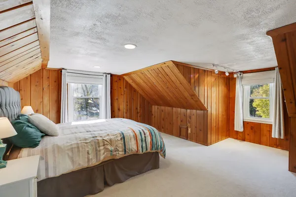 $2,300 | 3401 Buchanan Street Northeast, Minneapolis, MN 55418