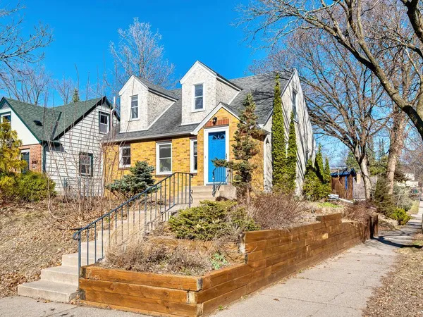 $2,300 | 3401 Buchanan Street Northeast, Minneapolis, MN 55418