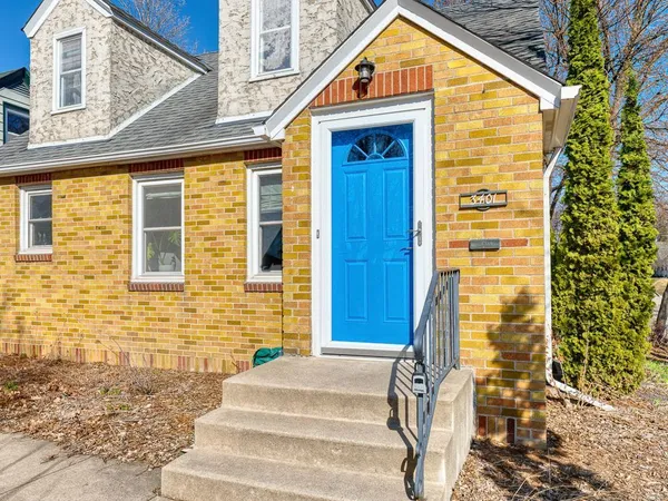 $2,300 | 3401 Buchanan Street Northeast, Minneapolis, MN 55418