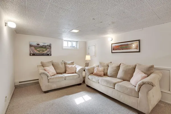 $2,300 | 3401 Buchanan Street Northeast, Minneapolis, MN 55418