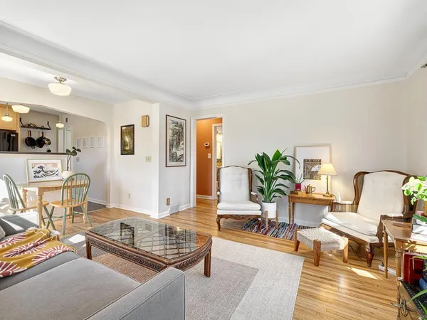 $2,300 | 3401 Buchanan Street Northeast, Minneapolis, MN 55418