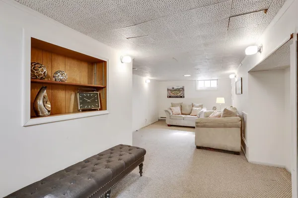 $2,300 | 3401 Buchanan Street Northeast, Minneapolis, MN 55418