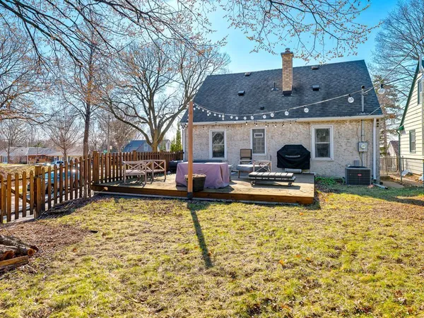 $2,300 | 3401 Buchanan Street Northeast, Minneapolis, MN 55418