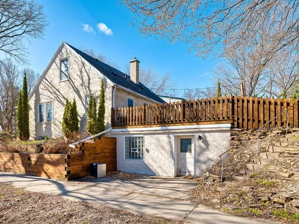 $2,300 | 3401 Buchanan Street Northeast, Minneapolis, MN 55418