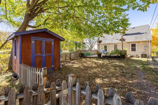 $2,300 | 3401 Buchanan Street Northeast, Minneapolis, MN 55418