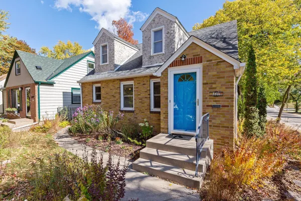 $2,300 | 3401 Buchanan Street Northeast, Minneapolis, MN 55418