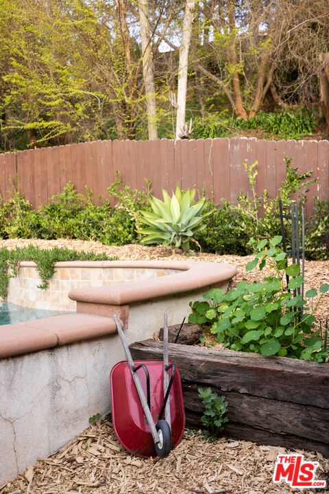 1200 Avenue 64 Pasadena, CA 91105 - Photo 45 of 62 a view of outdoor space with a garden