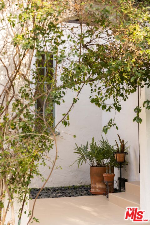 1200 Avenue 64 Pasadena, CA 91105 - Photo 5 of 62