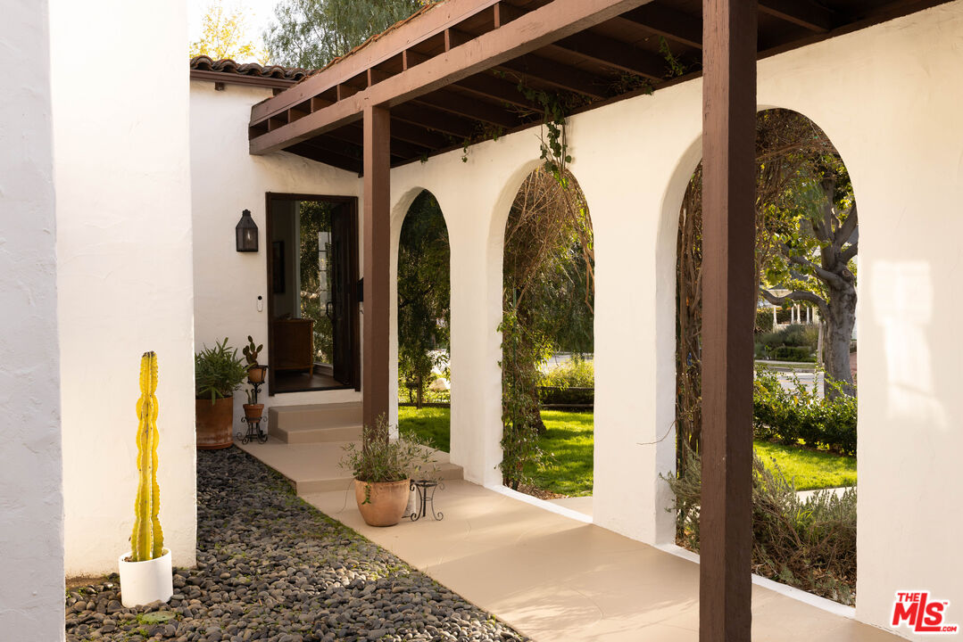 1200 Avenue 64 Pasadena, CA 91105 - Photo 7 of 62 a view of an entryway