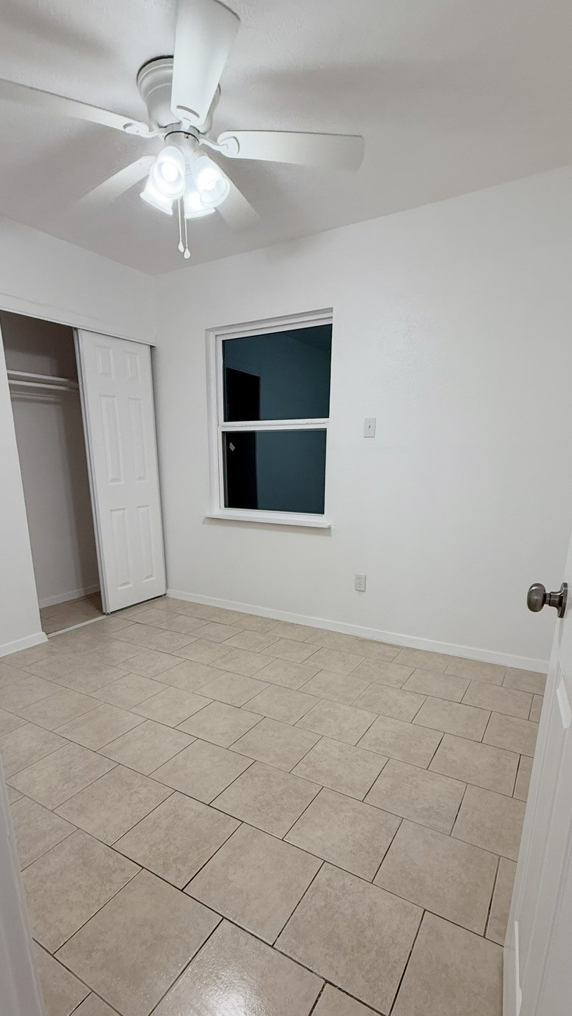 24410 Kennedy Ranch Drive Hockley, TX 77447 - Photo 18 of 20 Secondary bedroom.