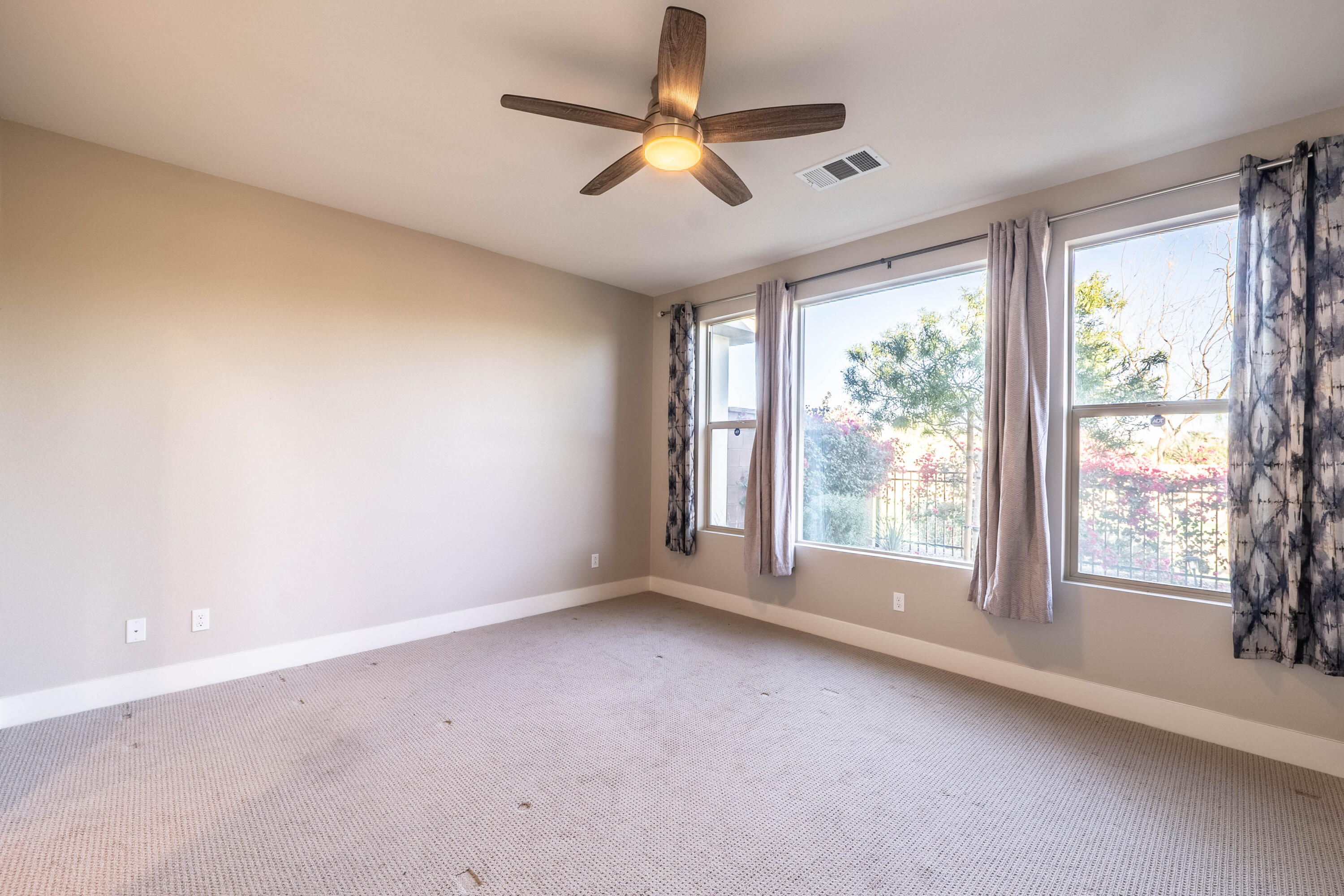 51502 Mastic Way Indio, CA 92201 - Photo 14 of 29 a view of room with window and ceiling fan