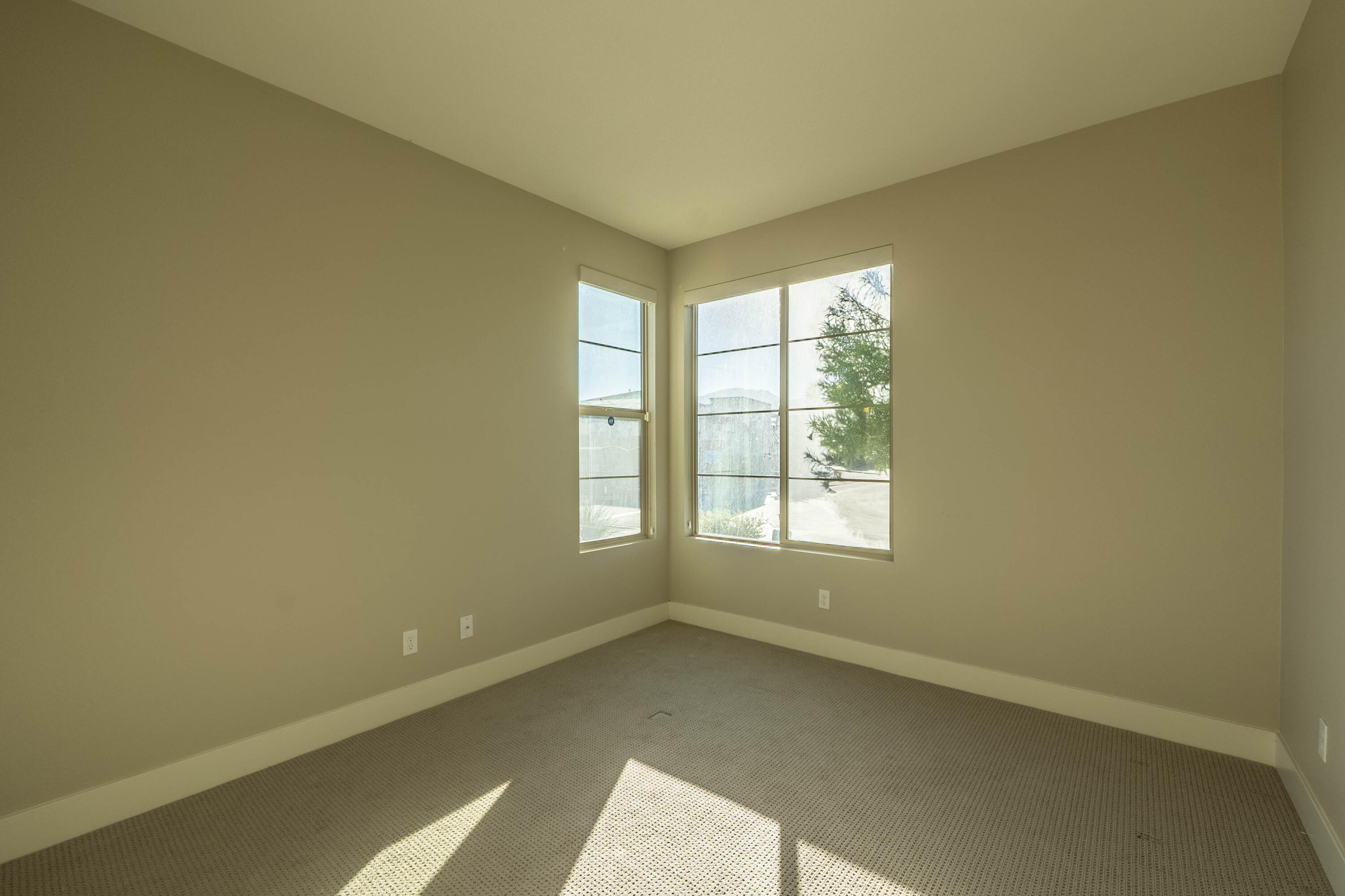 51502 Mastic Way Indio, CA 92201 - Photo 20 of 29 an empty room with a window