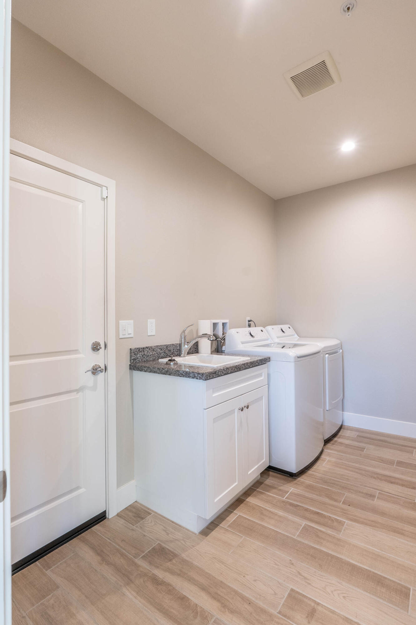 51502 Mastic Way Indio, CA 92201 - Photo 22 of 29 a view of living room with granite countertop furniture