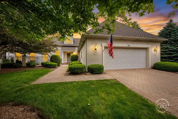 $455,000 | 16 Glengarry Lane, Unit 16, Sugar Grove, IL 60554
