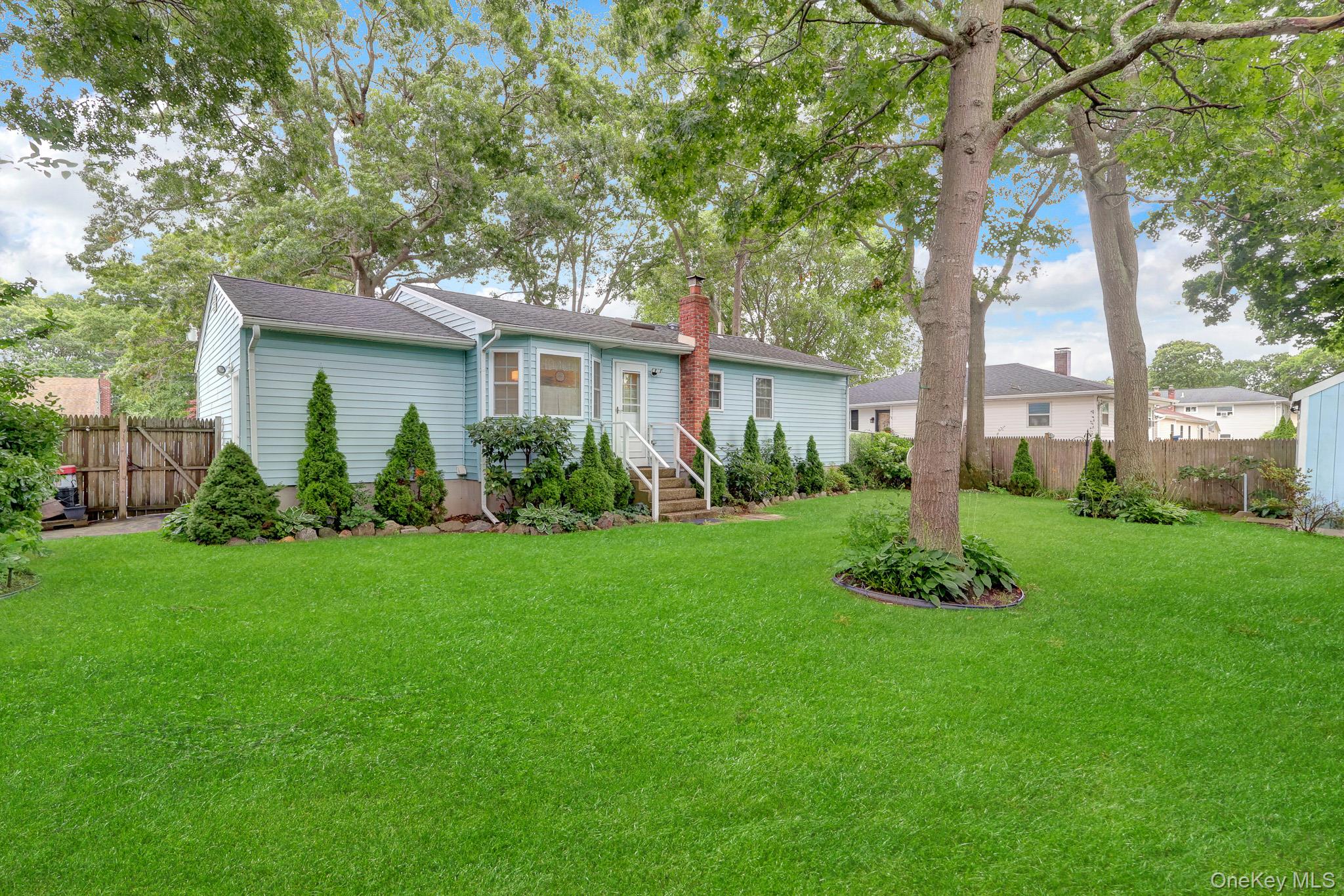 258 Floyd Road Shirley, NY 11967 - Photo 18 of 23