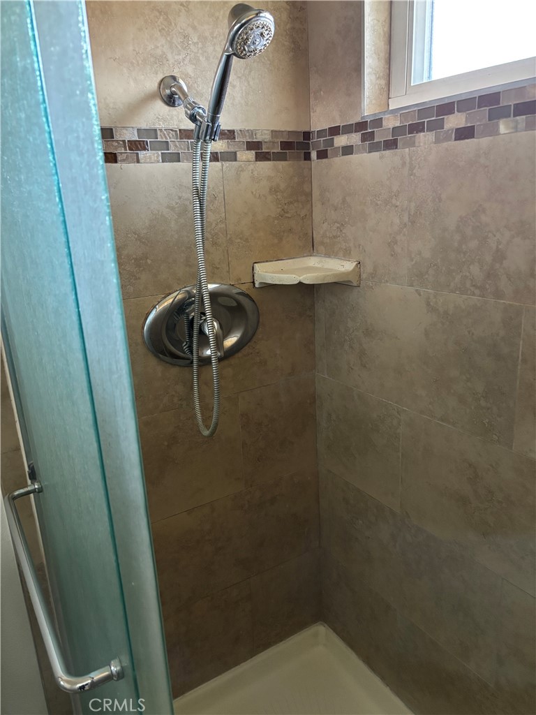 216 South Ridgeway Street Anaheim, CA 92804 - Photo 9 of 16 3/4 bathroom