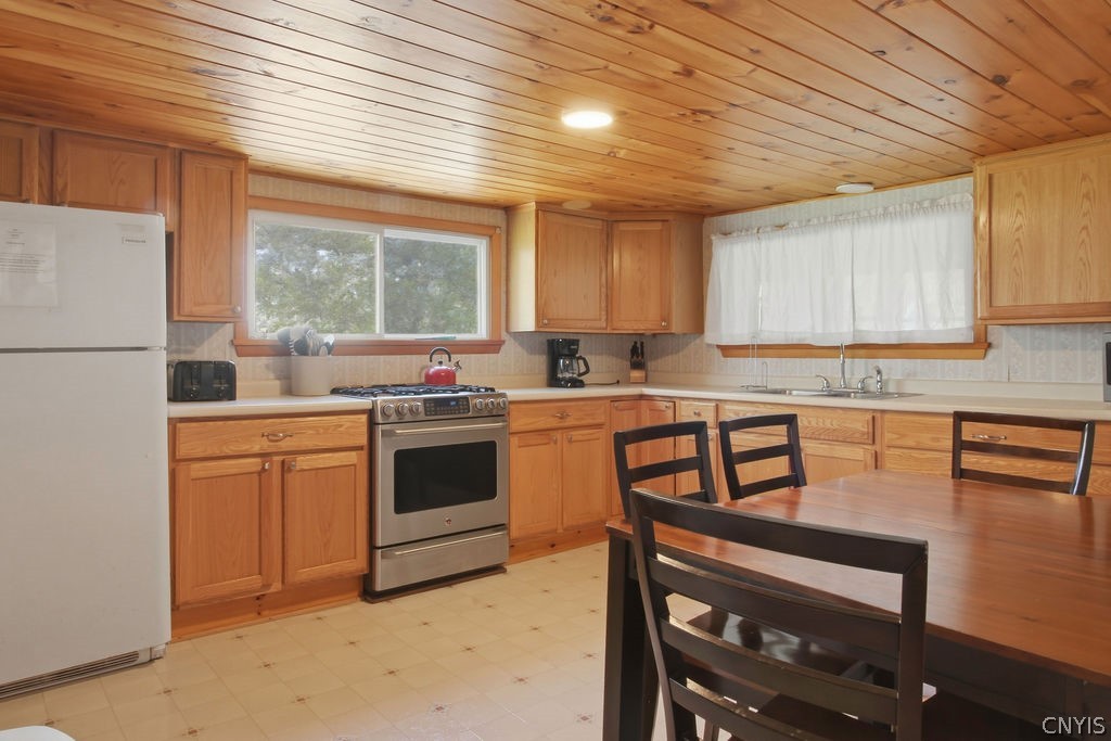 46931 Carnegie Bay Road Alexandria Bay, NY 13607 - Photo 11 of 50