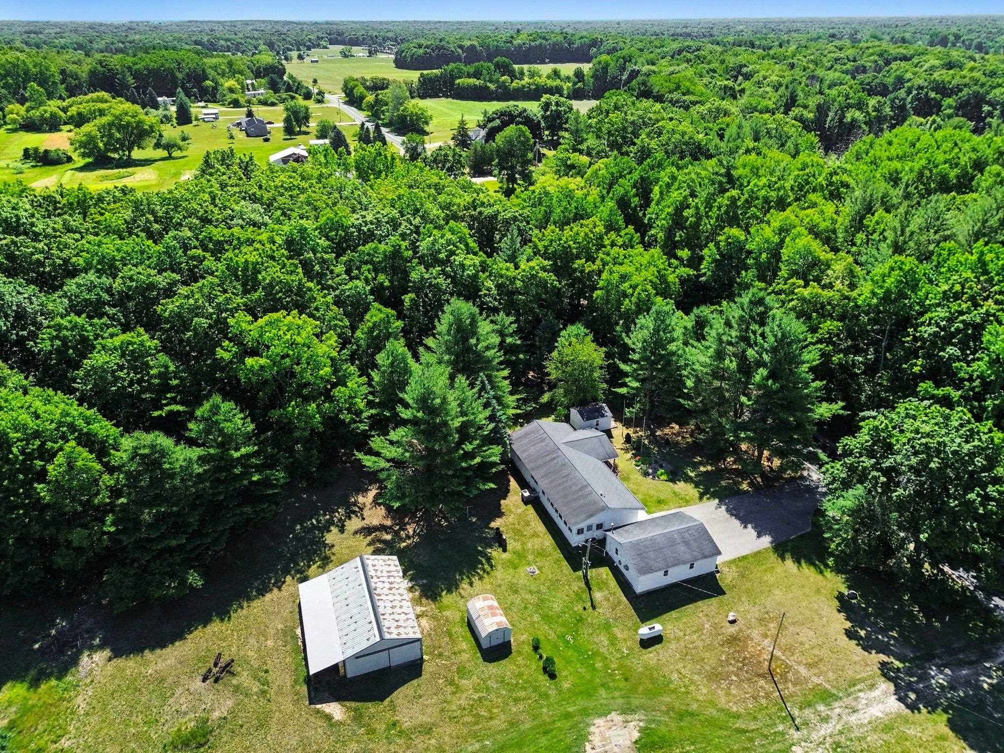10221 Church Road Vestaburg, MI 48891 - Photo 41 of 46 1947097-1c1d90ac-148e-4f4b-8279-ead937c1f72e.JPG