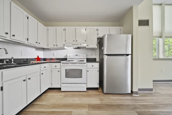 $3,300 | 24 Cobblestone Lane, Unit 405, Gloucester, MA 01930