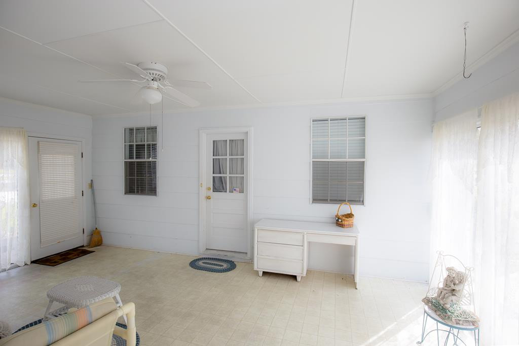 499 Pine Street Bamberg, SC 29003 - Photo 17 of 28 a living room with furniture and a window