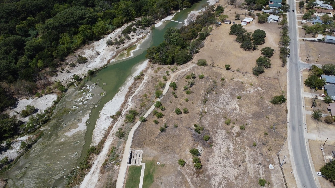 613 Guadalupe Street Kerrville, TX 78028 - Photo 5 of 7