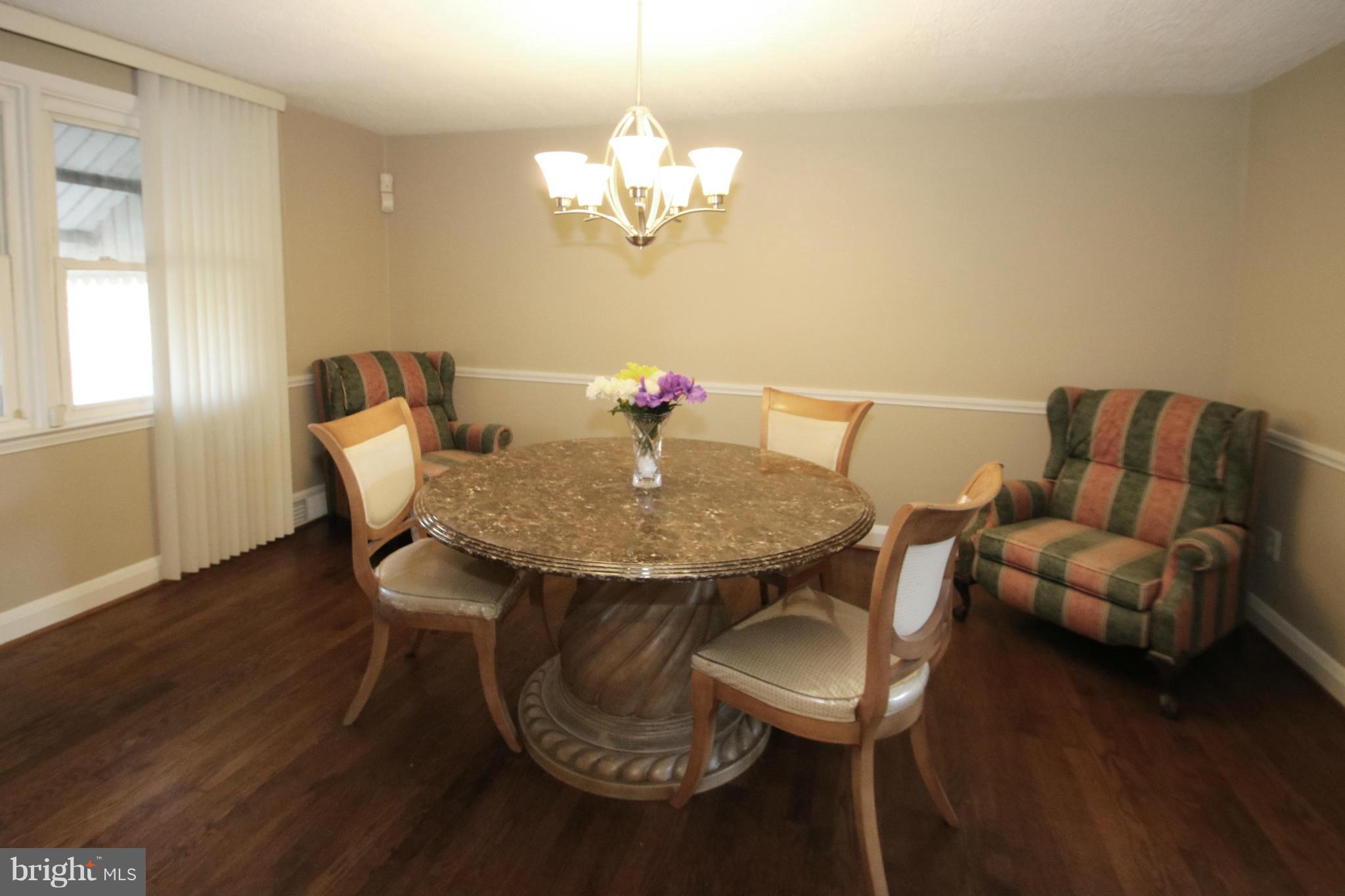 846 Stamford Road Baltimore, MD 21229 - Photo 7 of 23 Dining Room
