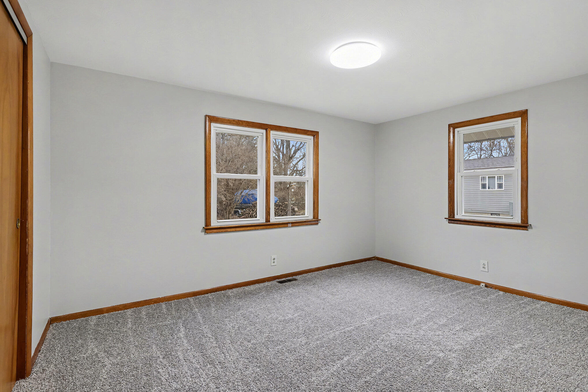 2816 Madison Street Niles, MI 49120 - Photo 8 of 14 010_file_880