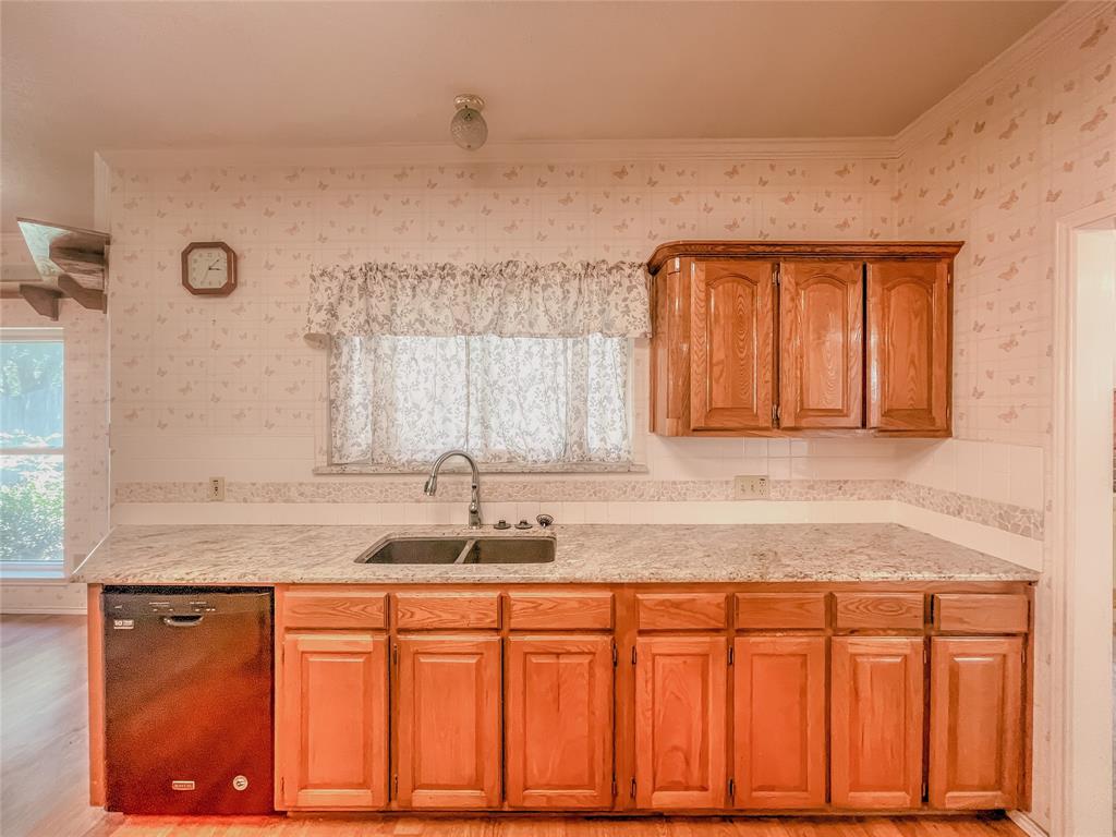 1312 Rio Grande Drive Benbrook, TX 76126 - Photo 5 of 29