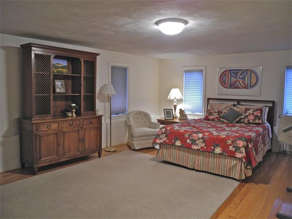 9 Riverside Drive Reading, MA 01867 - Photo 8 of 14 Gallery Image 8