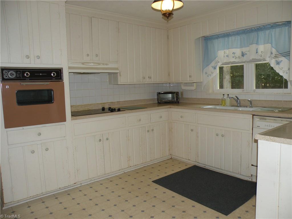 2420 Farmbrook Road Winston-Salem, NC 27103 - Photo 11 of 31 Gallery Image 11