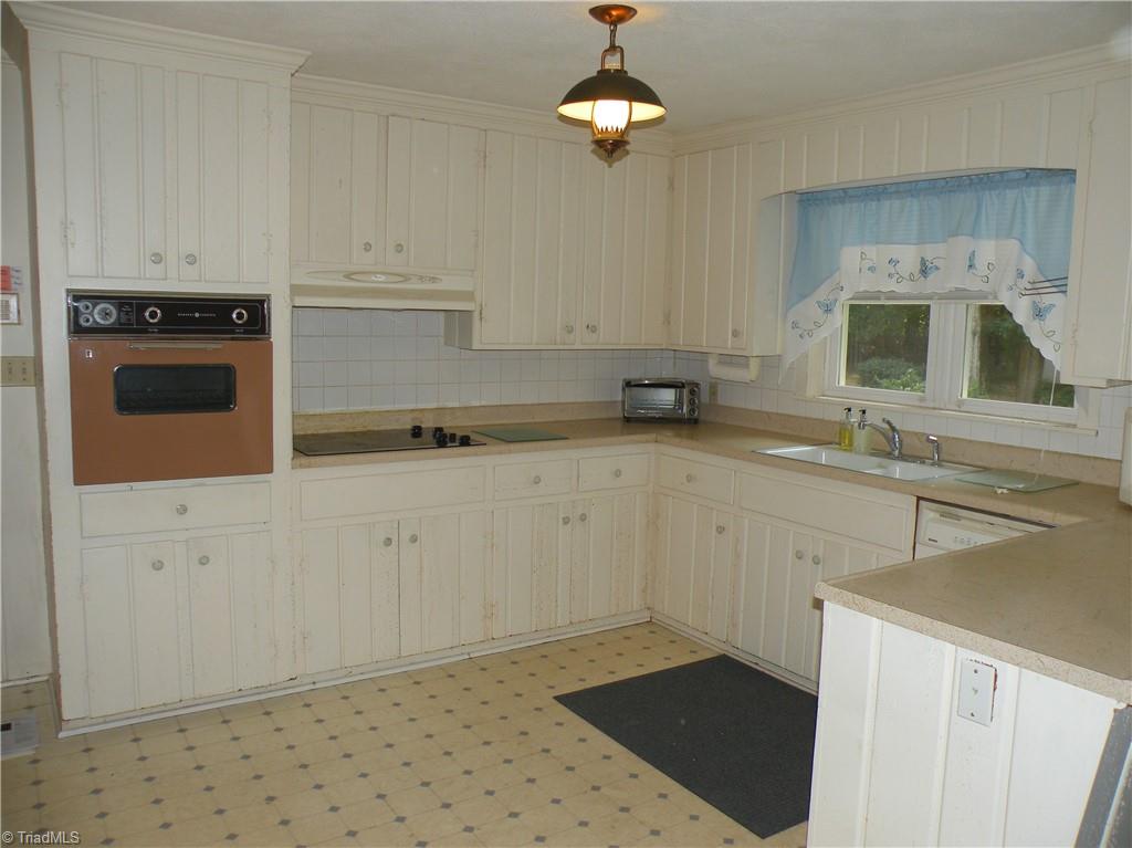 2420 Farmbrook Road Winston-Salem, NC 27103 - Photo 10 of 31 Gallery Image 10
