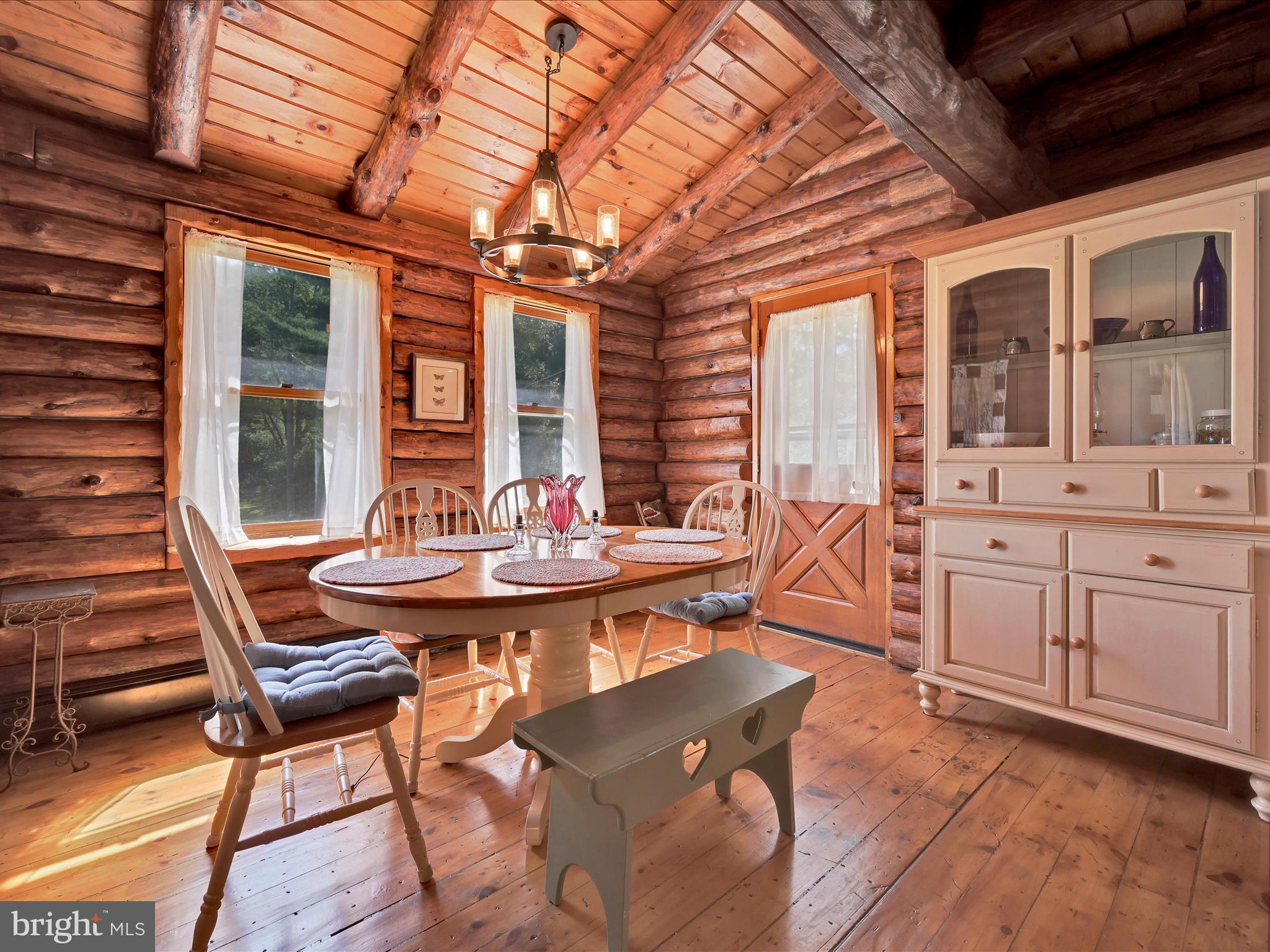 26 Chain Circle New Ringgold, PA 17960 - Photo 16 of 46 Dining Area