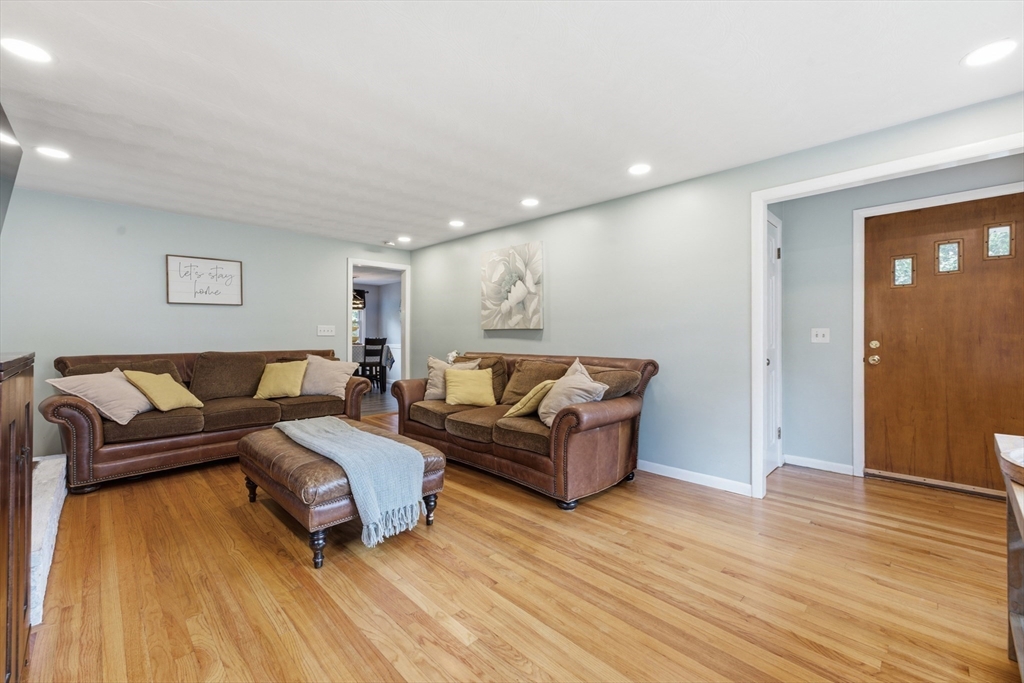 28 Intervale Road Springfield, MA 01118 - Photo 5 of 41 Gallery Image 5