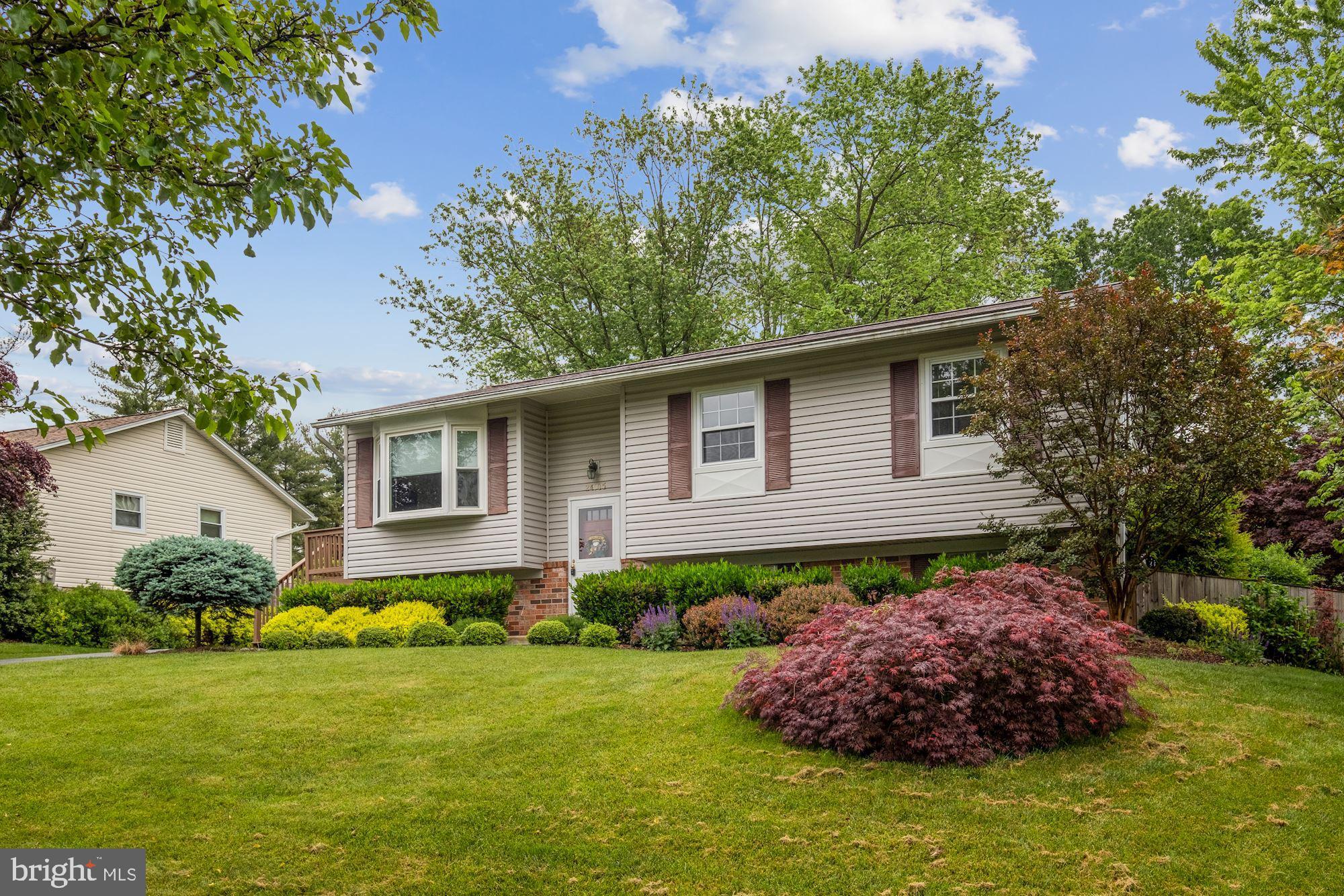 24105 Log House Road Gaithersburg, MD 20882 - Photo 3 of 34 Gallery Image 3