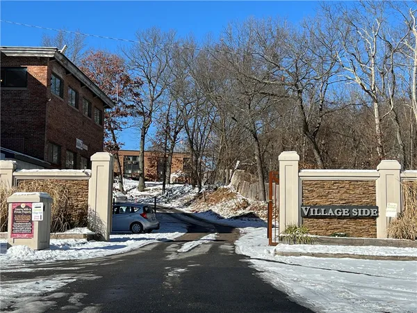 $2,275 | 1117 Douglas Avenue, Unit 303, North Providence, RI 02904