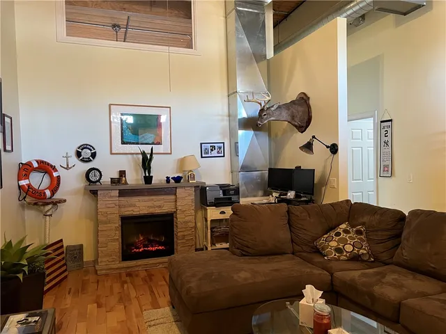 $2,275 | 1117 Douglas Avenue, Unit 303, North Providence, RI 02904