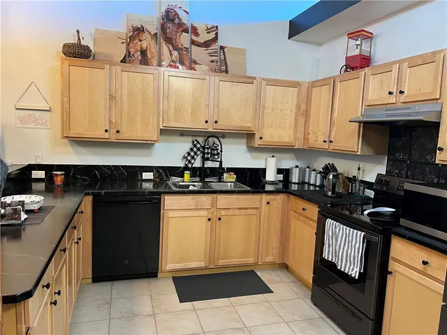 $2,275 | 1117 Douglas Avenue, Unit 303, North Providence, RI 02904