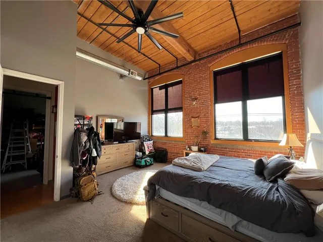 $2,275 | 1117 Douglas Avenue, Unit 303, North Providence, RI 02904