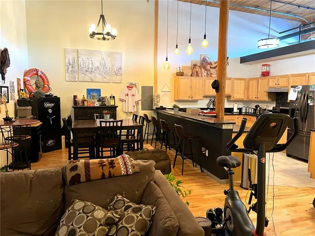 $2,275 | 1117 Douglas Avenue, Unit 303, North Providence, RI 02904